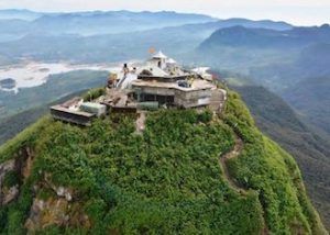 adam's peak in sri lanka