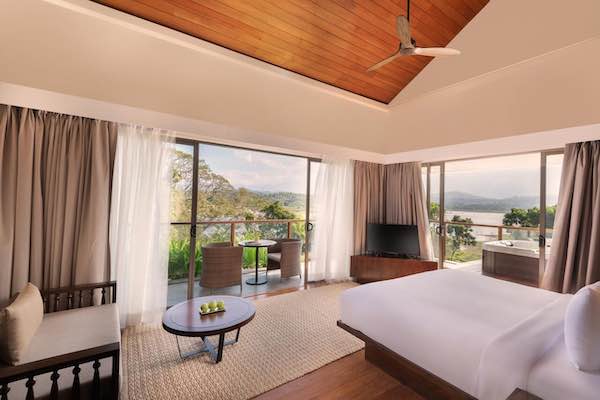 Hotel 4