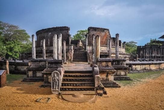 The circular stone terrace and guardian stones of the ancient Polonnaruwa Vatadage.