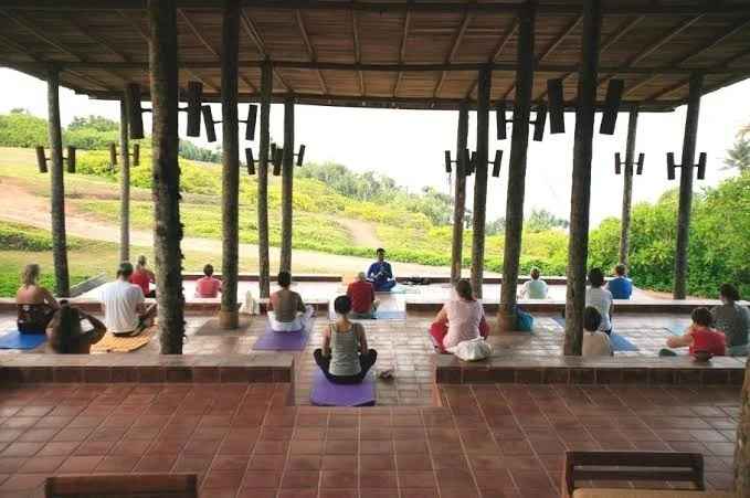 Ayurveda in Sri Lanka - resort benessere immerso nella natura con giardini e spazi per lo yoga