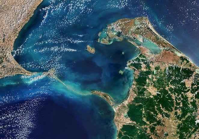 Aerial view of the sandbanks and shoals within the Park of Adam's Bridge in Sri Lanka