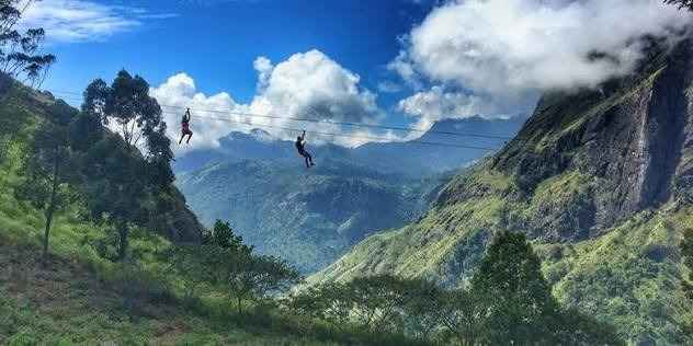 Piattaforma di partenza della Flying Ravana Mega Zipline con vista sulla valle di Ella