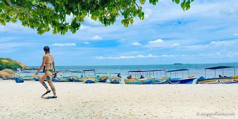 Acque turchesi cristalline e sabbia bianca sulla spiaggia di Nilaveli, sulla costa orientale dello Sri Lanka