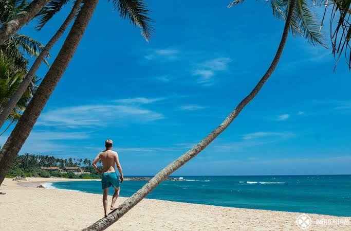Turisti che si rilassano in Sri Lanka durante il viaggio